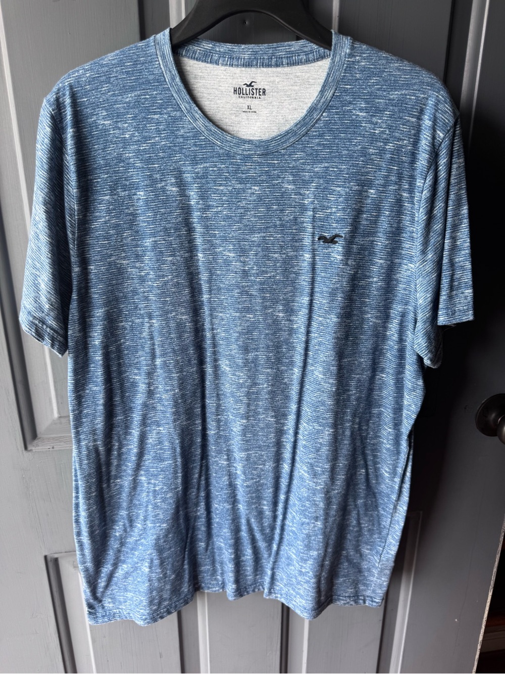 Hollister Men's Heathered Blue Crew Neck T-Shirt